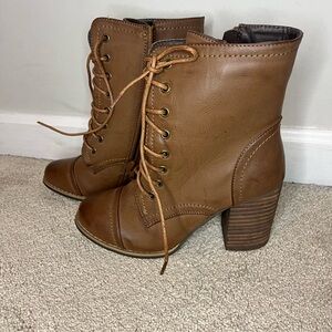 Brown Lace-Up Ankle Boots Forever 21 size 7